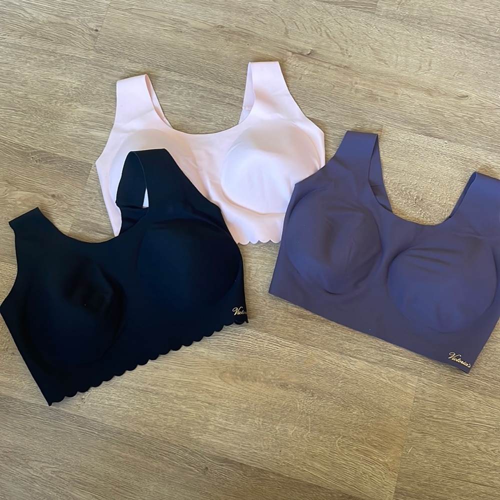 Bundle of Victoria’s Secret bras